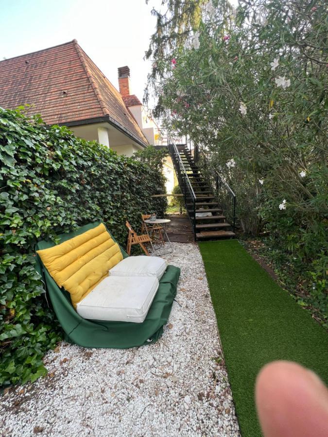 Apartamento Abierto Con Patio Matadepera Bagian luar foto