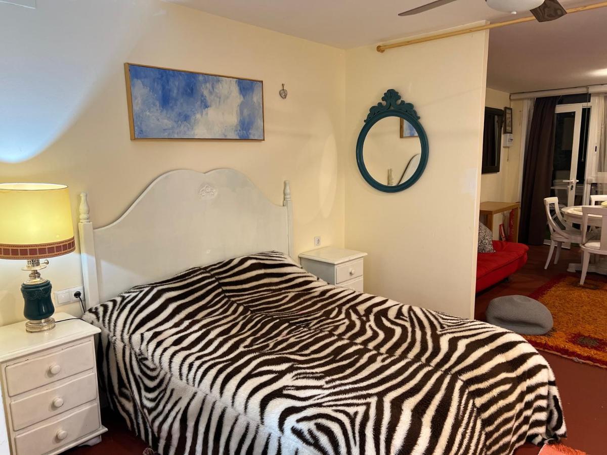 Apartamento Abierto Con Patio Matadepera Bagian luar foto