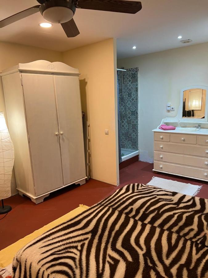 Apartamento Abierto Con Patio Matadepera Bagian luar foto