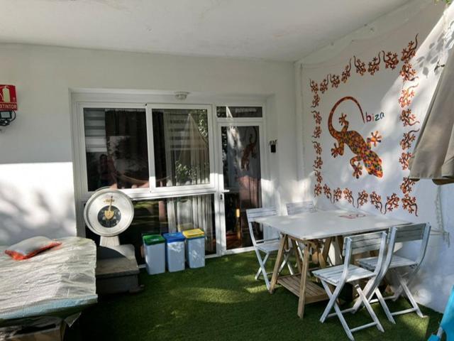 Apartamento Abierto Con Patio Matadepera Bagian luar foto